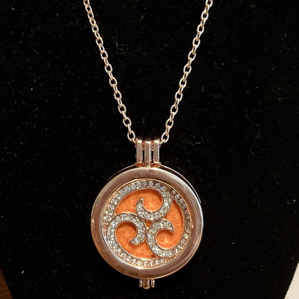 Aromatherapy Necklace !